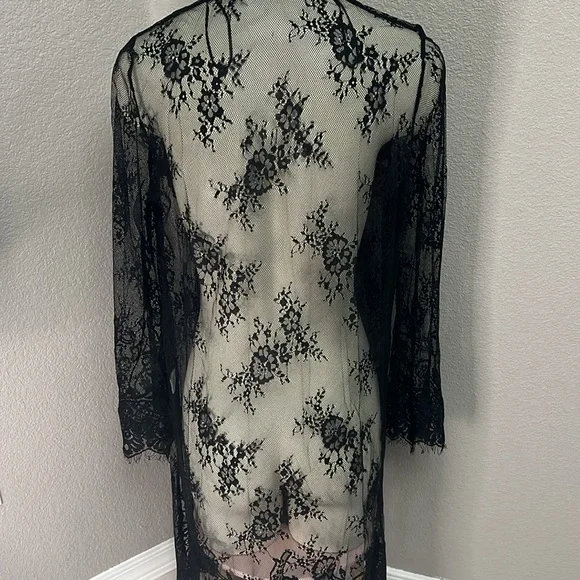 The Line Of Style Floral Lace Kimono Medium - Picture 4 of 7